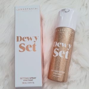 Dewy Setting Spray